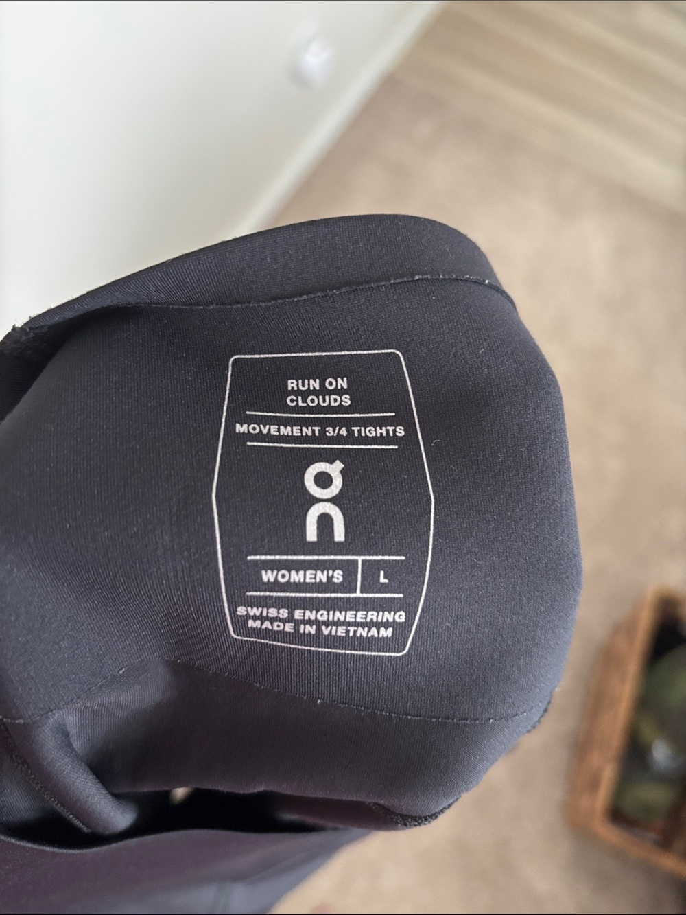 On Running Performance Leggings - 3/4 length - Picture 2 of 2